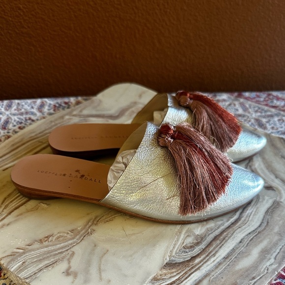 Loeffler Randall “Winnie” Silver Pointed Toe Flat Mule With Tassels Size 6B EUC! - Picture 3 of 11